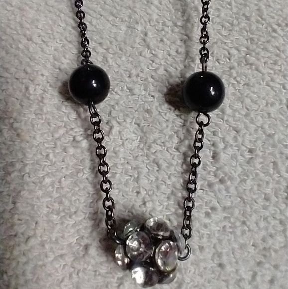 Black chain beads Aurora borealis rhinestone faux pearl necklace - Picture 4 of 4